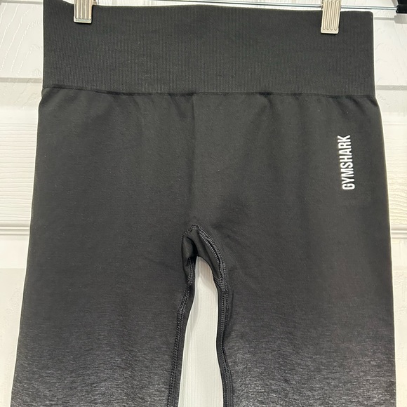 Gymshark ombré leggings. Size large. Like new! - Picture 8 of 9